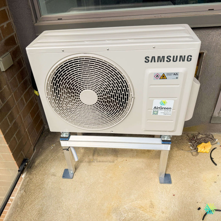 Installation d’une thermopompe murale Samsung WindFree™ MaxHeat 12 000 BTU à Rosemont–La Petite-Patrie, Montréal