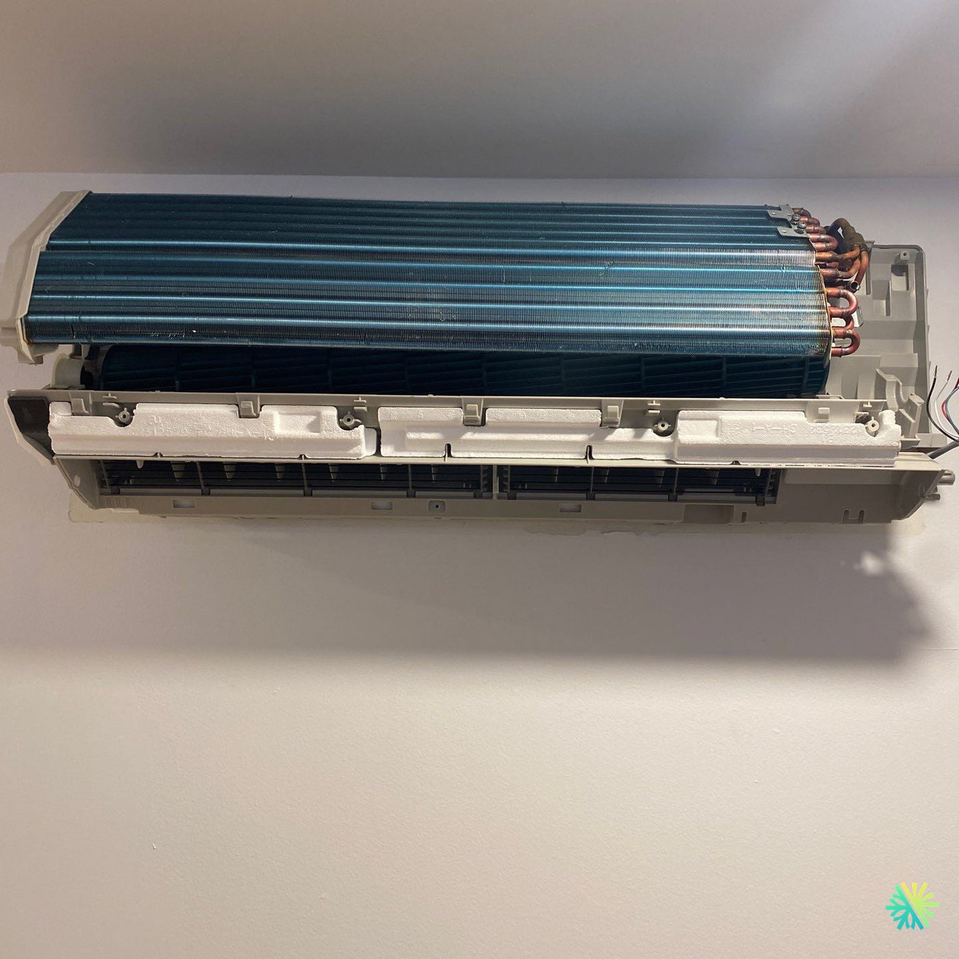 Réparation d’un climatiseur mural Midea à Fabreville