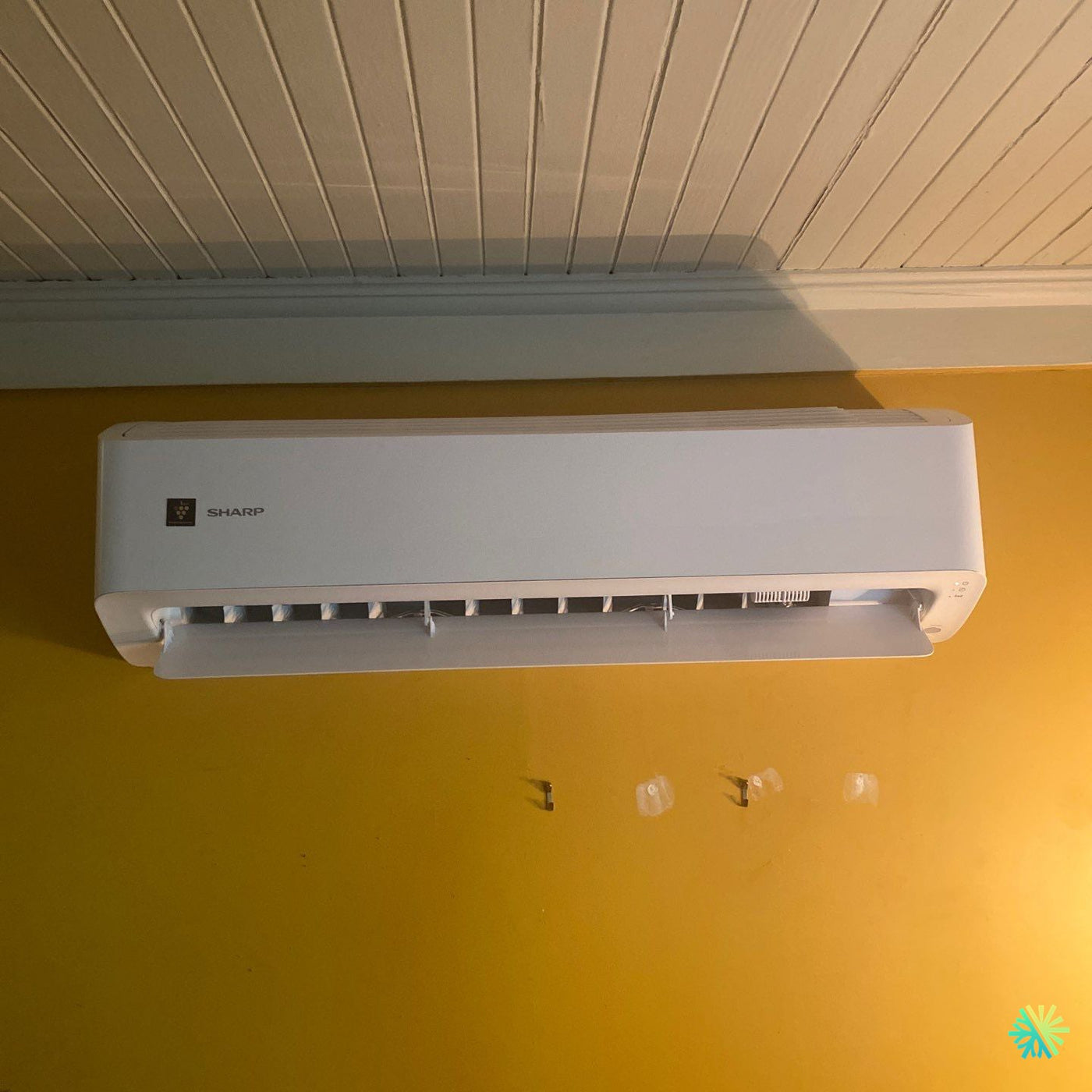 Installation d’une Sharp modèle R-32 Thermopompe murale à Plateau-Mont-Royal