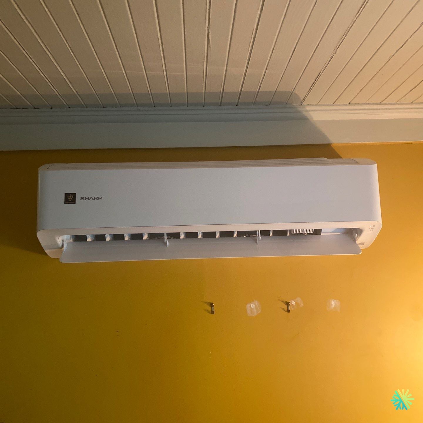 Installation d’une Sharp modèle R-32 Thermopompe murale à Plateau-Mont-Royal