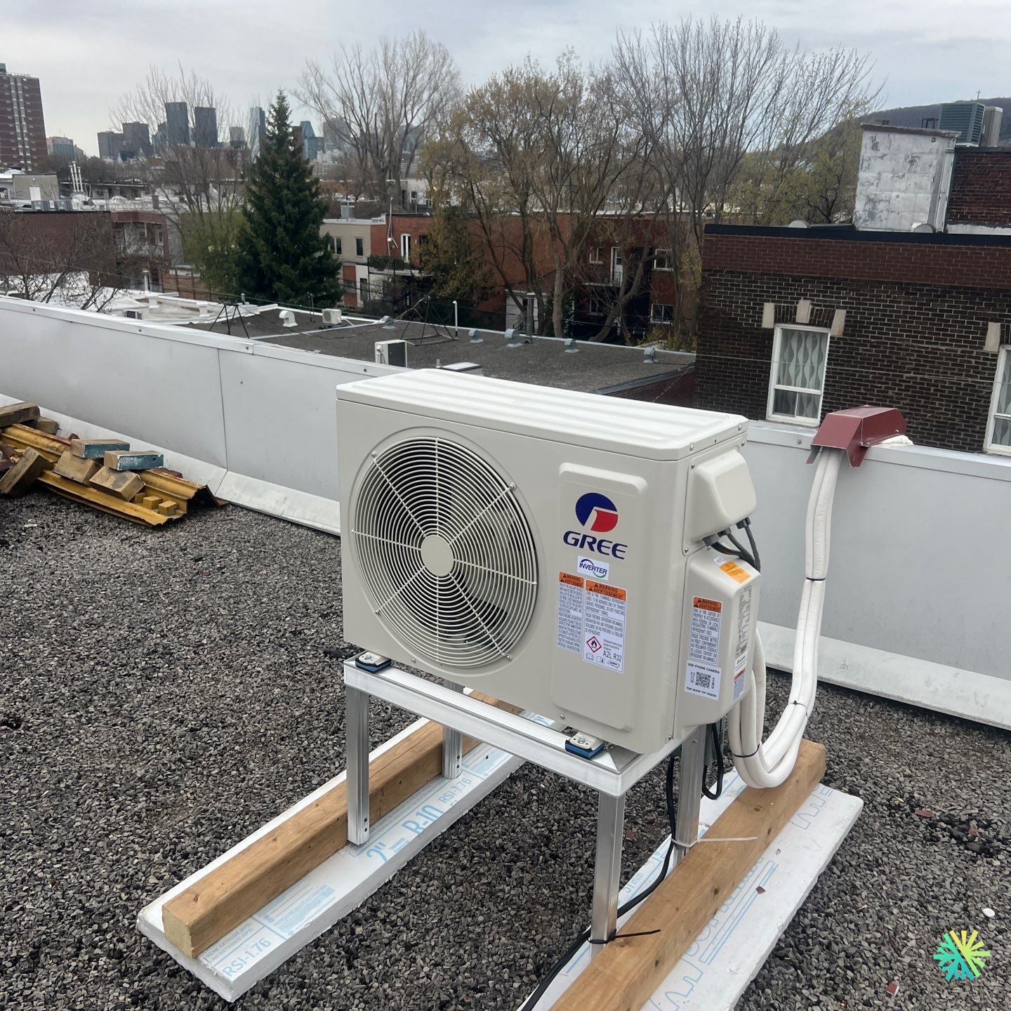 Installation d’une Gree R-32 thermopompe murale à Le Sud-Ouest (Montréal)