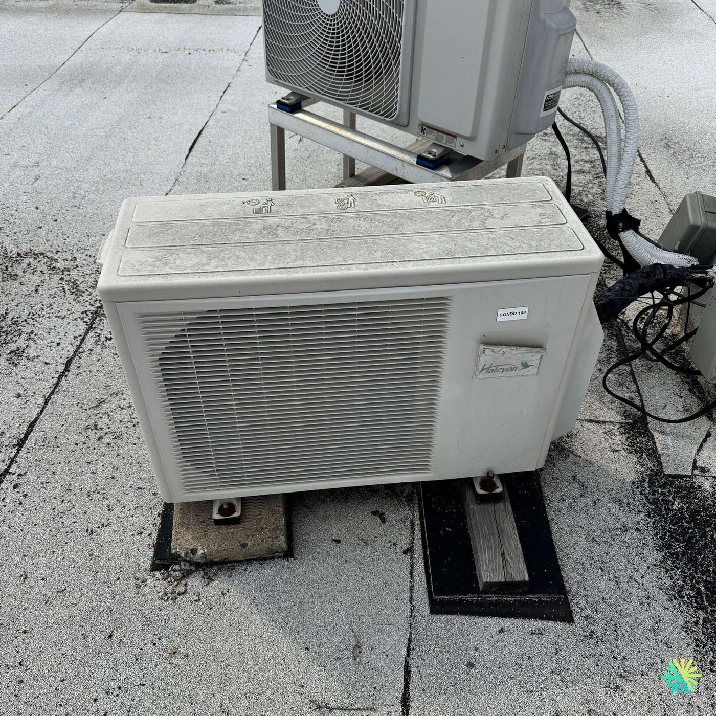 Nettoyage d’une thermopompe extérieure Hatem à Lachine