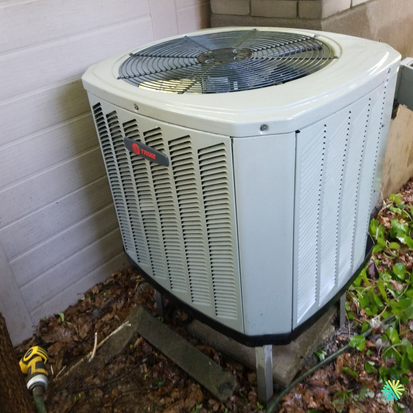 Réparation d’une thermopompe centrale Trane à Sainte-Thérèse