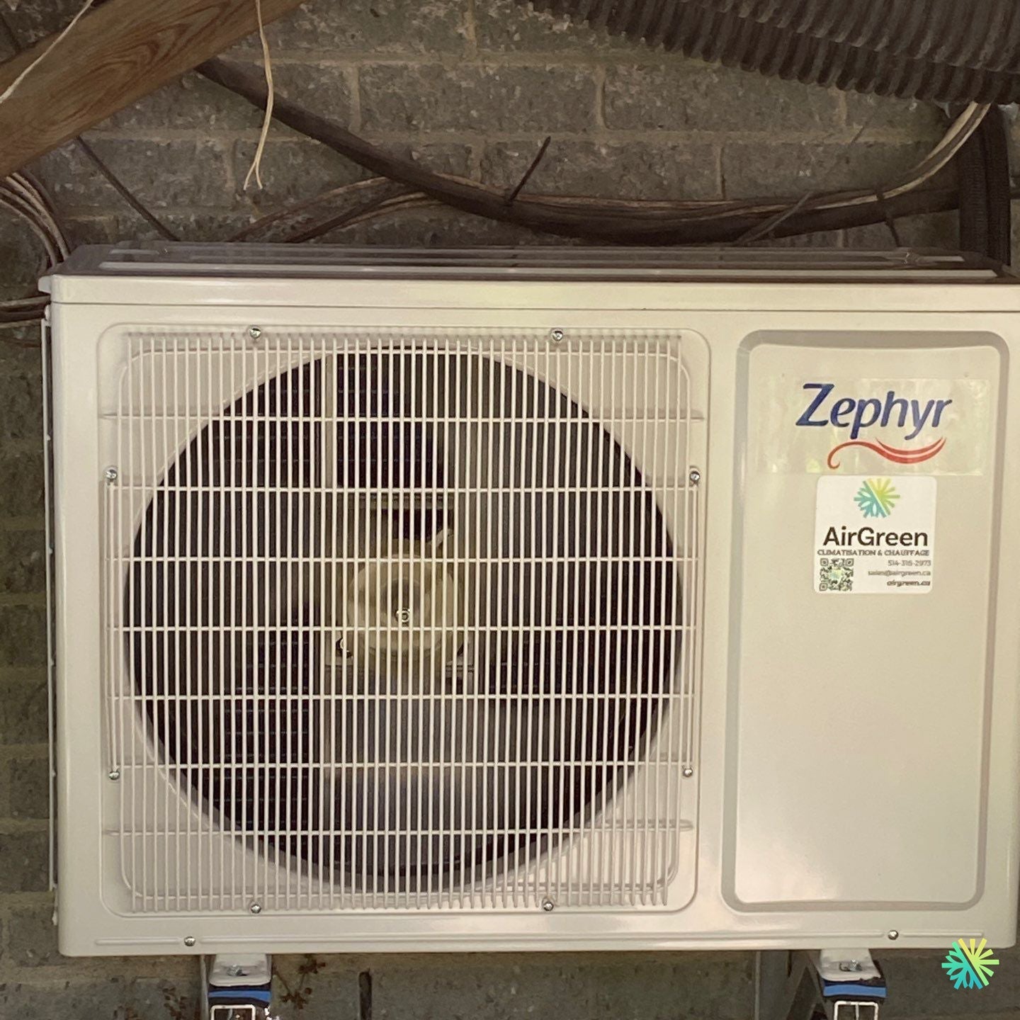 Installation d’une Zephyr Série Résidentielle thermopompe murale à Sainte-Thérèse