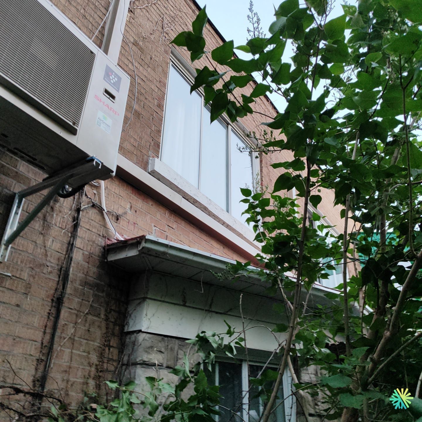 Installation d’une Sharp ZU1 thermopompe murale à Villeray–Saint-Michel–Parc-Extension