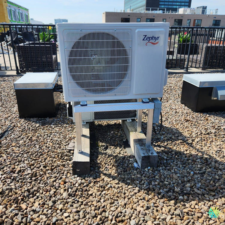 Installation d’une Zephyr thermopompe murale à Le Sud-Ouest (Griffintown)