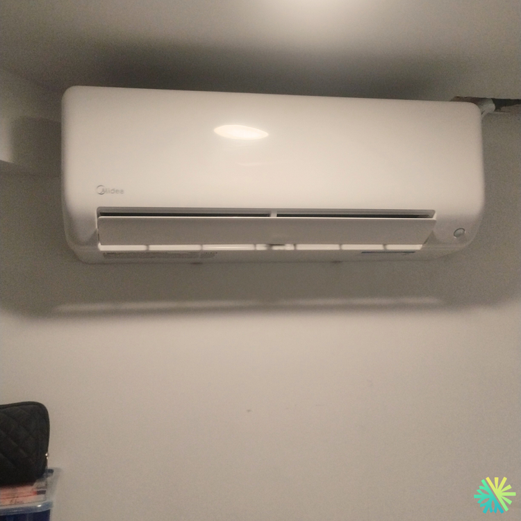 Installation d’une thermopompe murale Midea à Rosemont–La Petite-Patrie (Montréal)