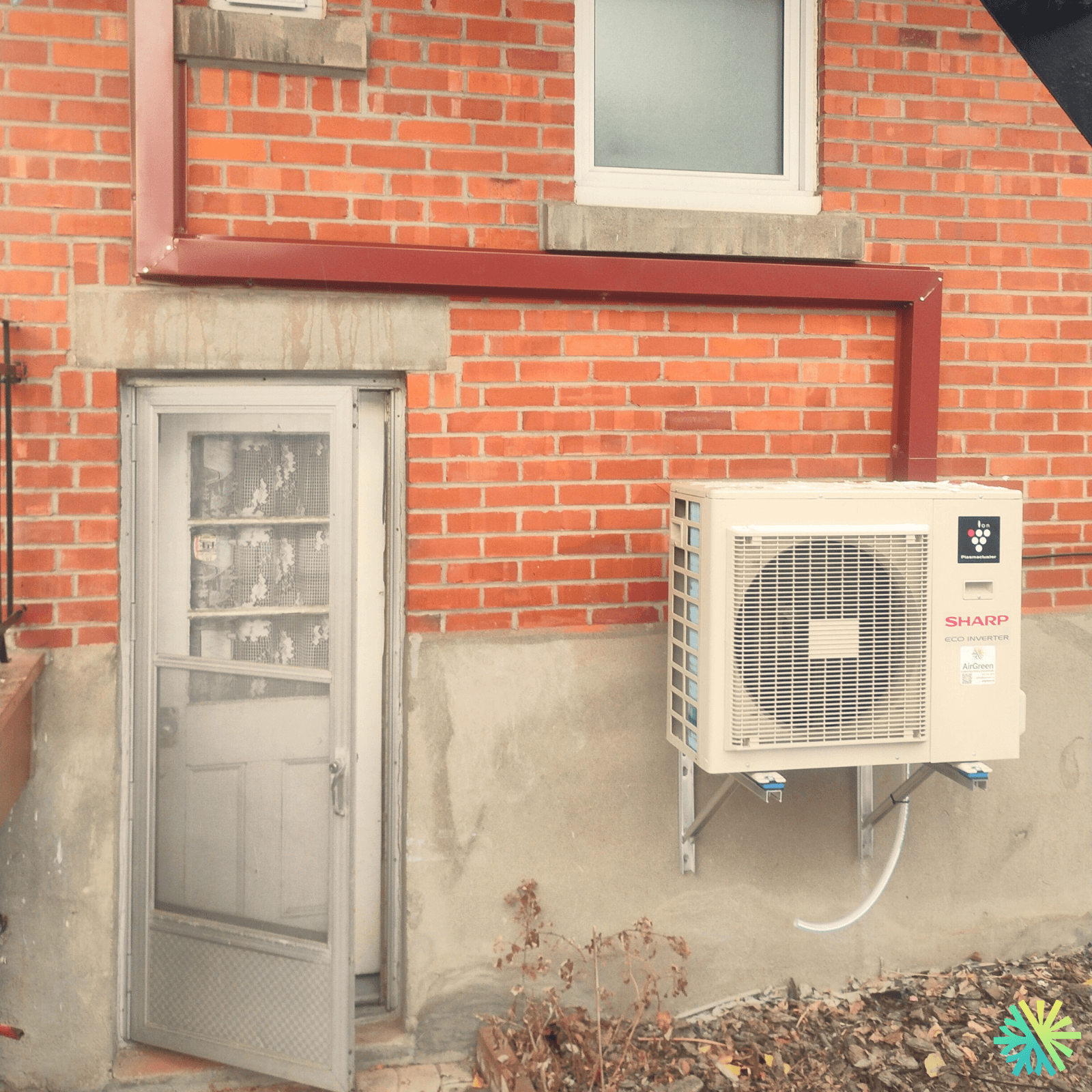 Installation d’une thermopompe murale Sharp à Villeray–Saint-Michel–Parc-Extension