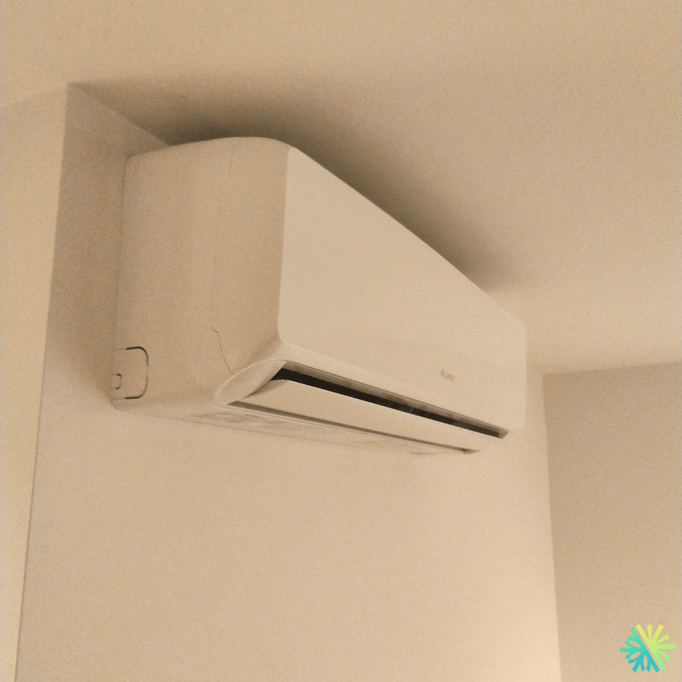 Installation d’une thermopompe Gree FreeMatch à Ville-Marie (Montréal)