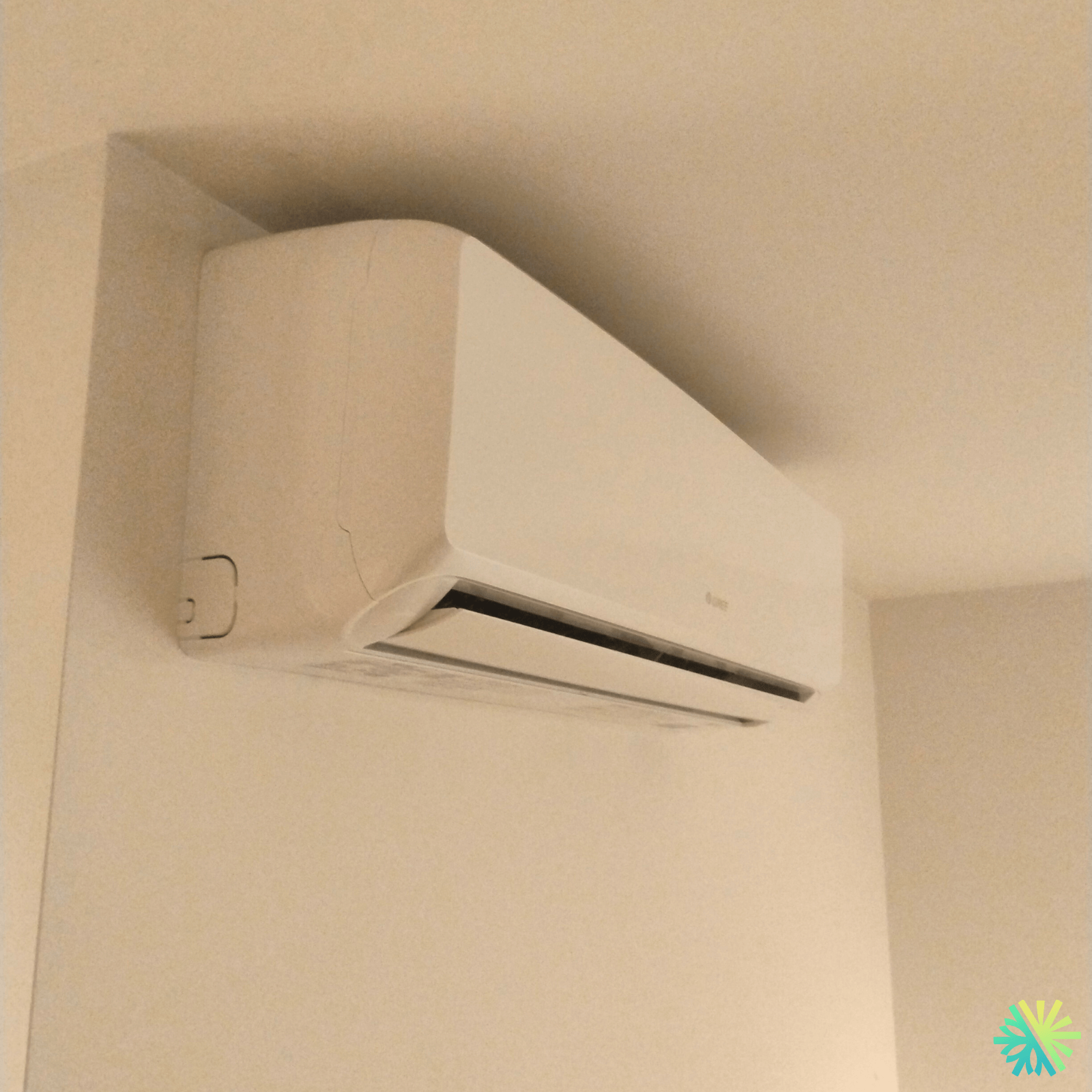Installation d’une thermopompe Gree FreeMatch à Ville-Marie (Montréal)