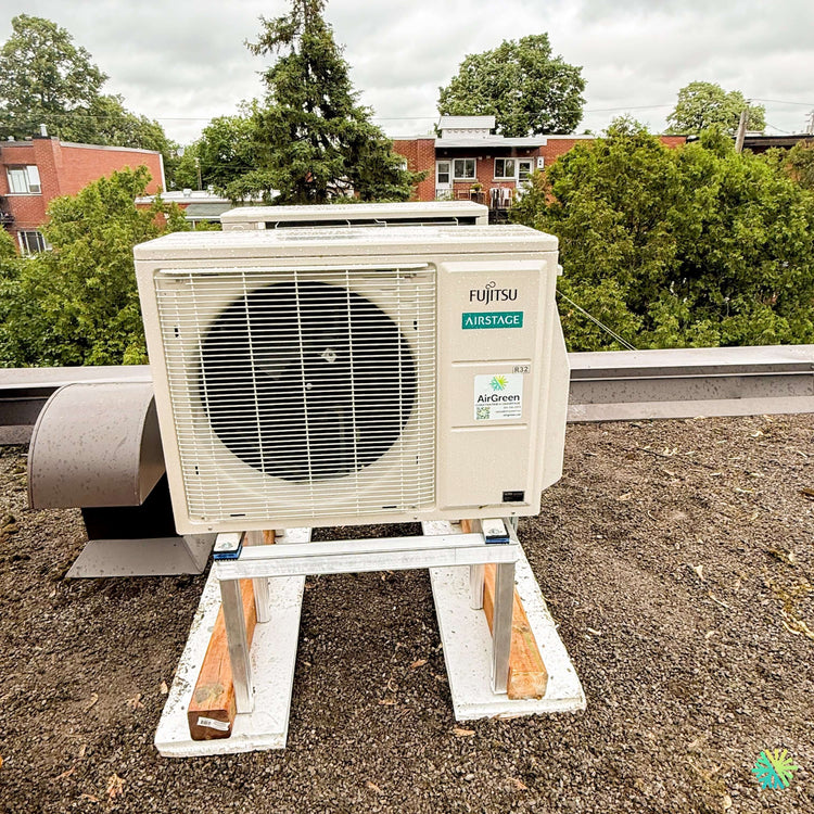 Installation d’une thermopompe murale Fujitsu AIRSTAGE Orion XLTH R-32 sur toiture à Roxton