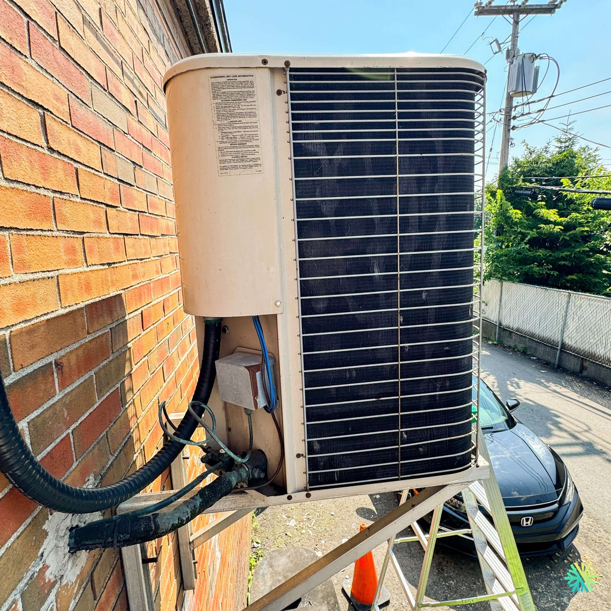 Réparation d’une thermopompe centrale à Laval