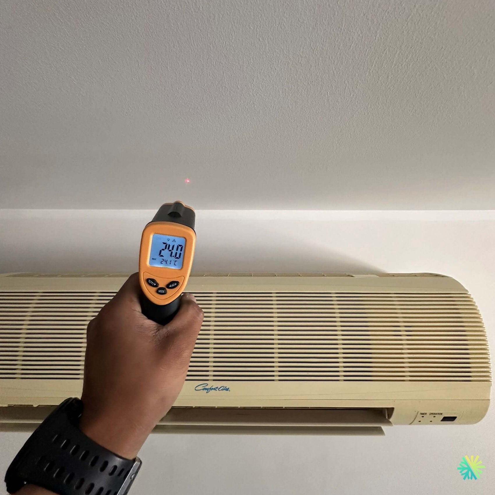 Réparation d’un climatiseur mural Comfort Aire à Sainte-Thérèse