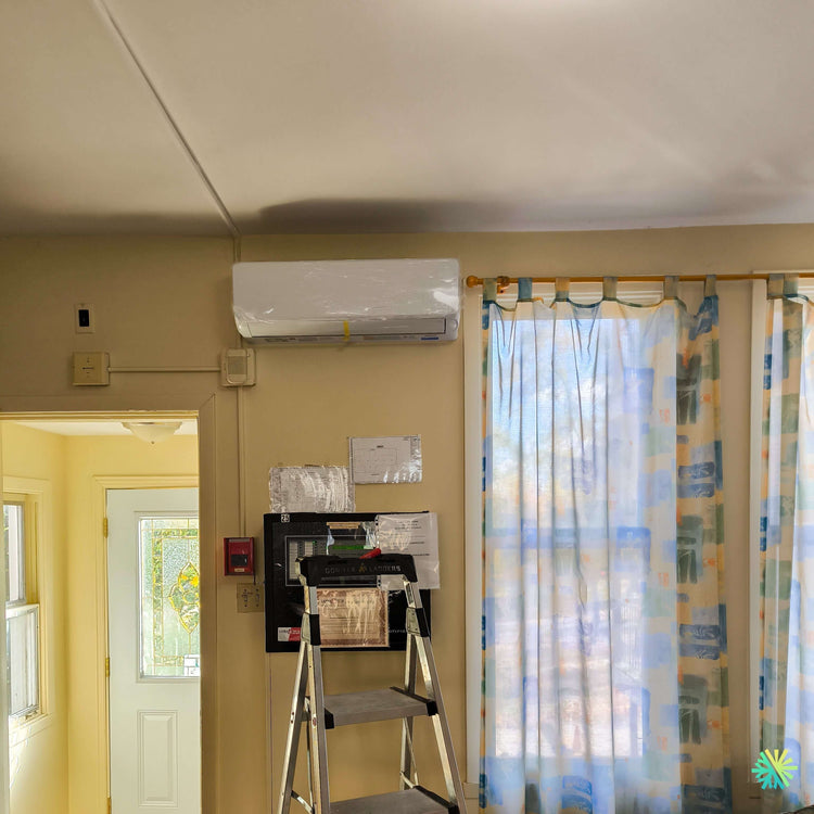 Installation d’une thermopompe TripleZone GREE FREE MATCH R32 à Sainte-Dorothée, Laval – système 3 zones, 3 têtes murales pour une maison avec contraintes d’espace