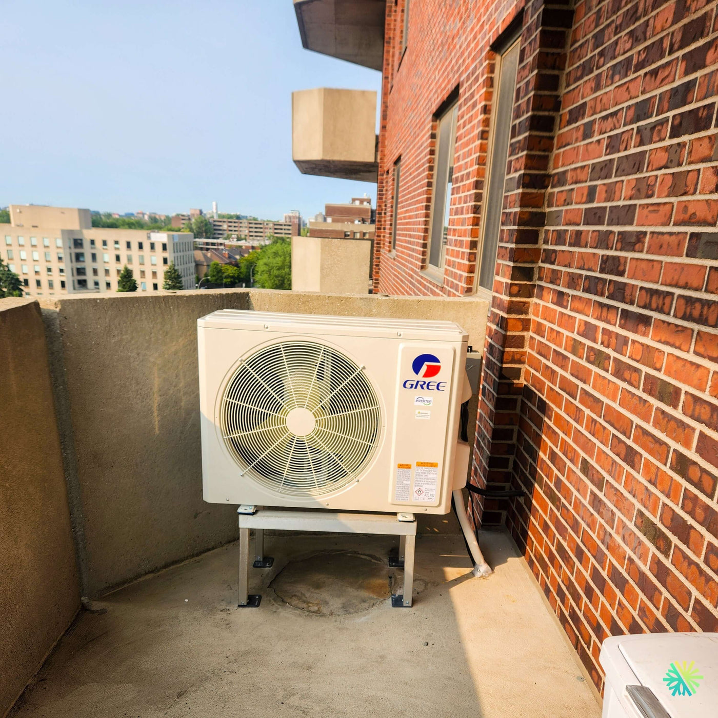 Installation d’une thermopompe murale GREE AIRY R32 Mini Split à Candiac sur la Rive Sud