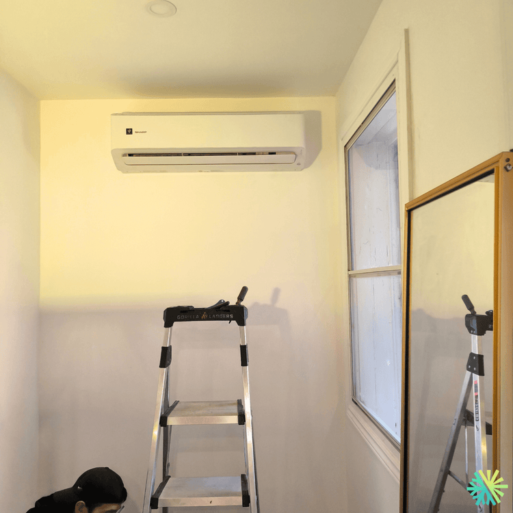 Installation d’une thermopompe murale Sharp à Ville-Marie