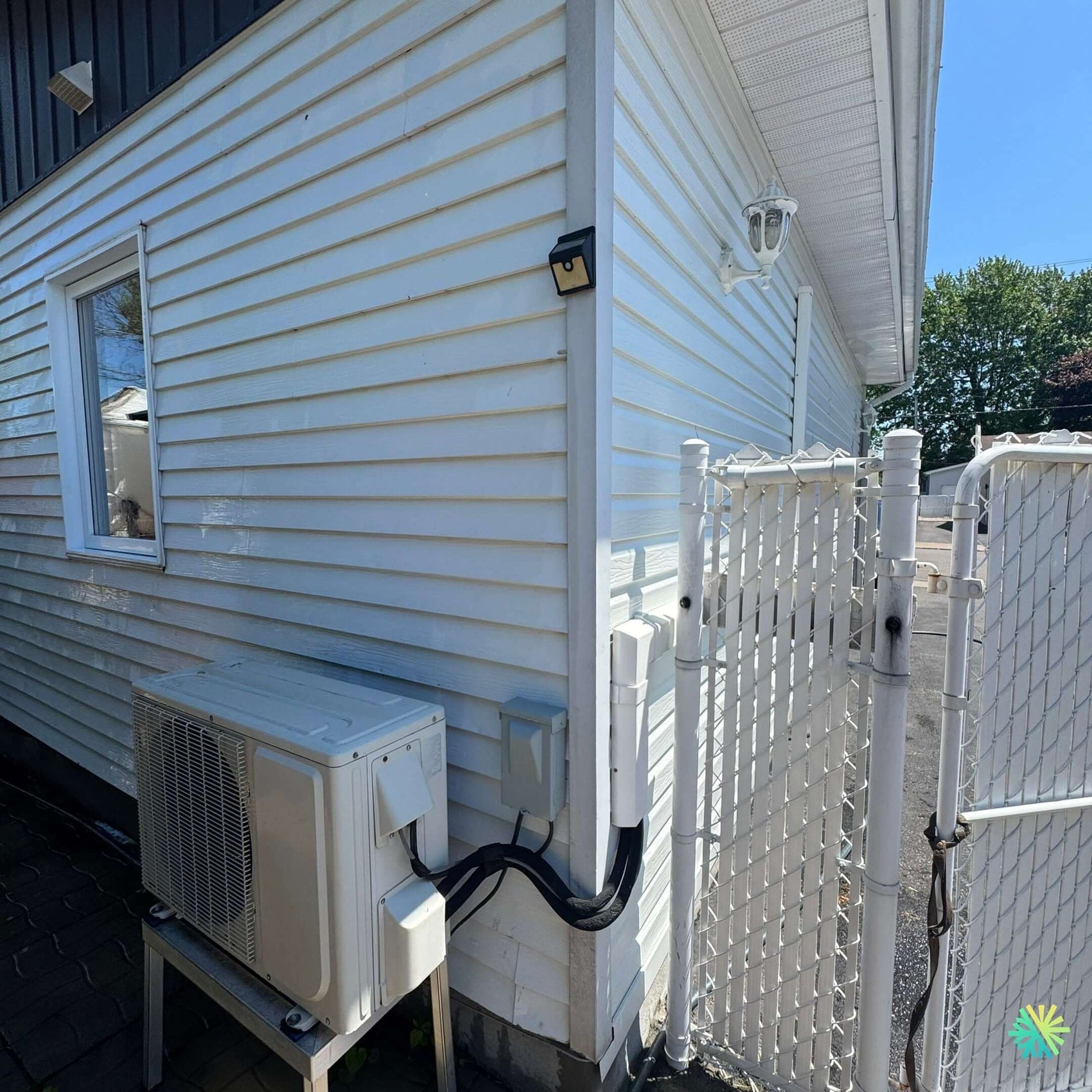 Réparation d’une thermopompe murale Midea à Boisbriand