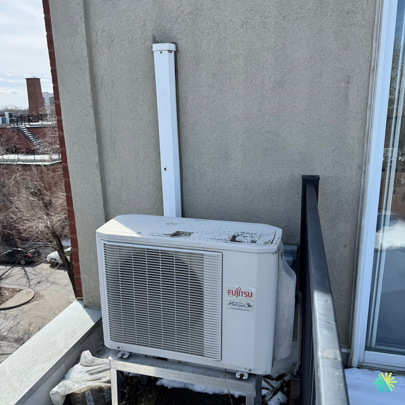 Nettoyage d’une thermopompe murale Fujitsu Halcyon à Rosemont–La Petite-Patrie