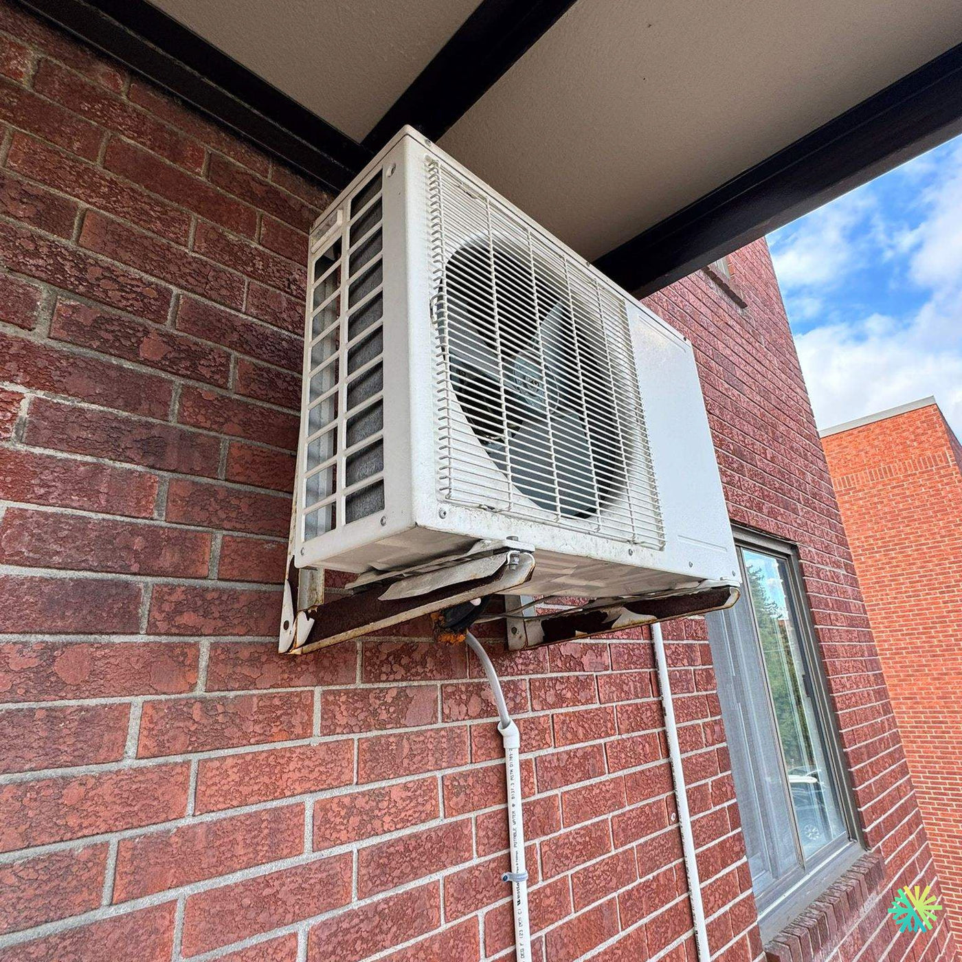 Nettoyage d’une thermopompe murale à Outremont