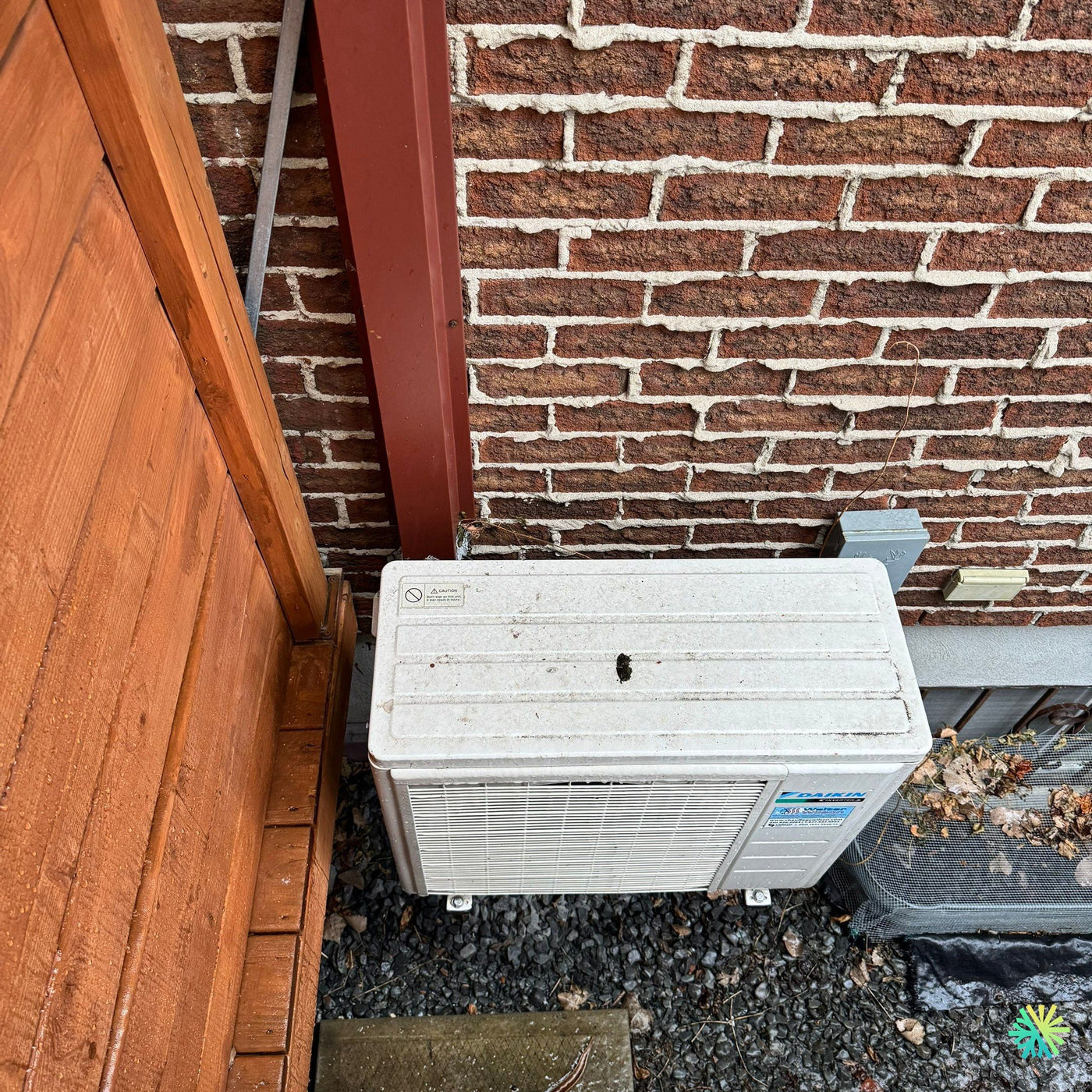 Nettoyage d’une thermopompe murale à Rosemère