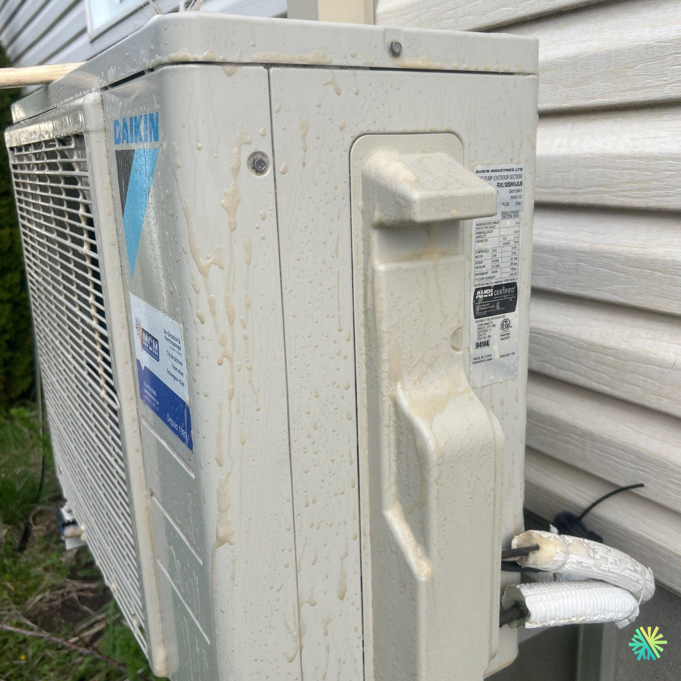 Nettoyage d’une thermopompe murale Daikin à Boucherville