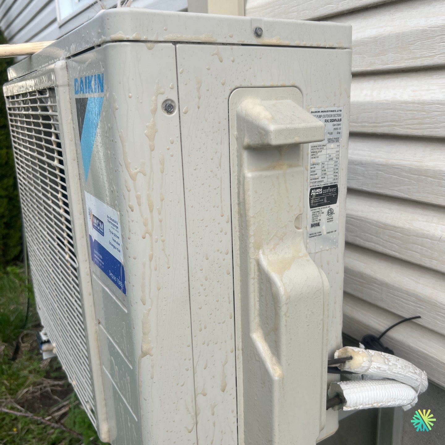 Nettoyage d’une thermopompe murale Daikin à Boucherville