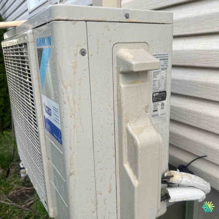 Nettoyage d’une thermopompe murale Daikin à Boucherville