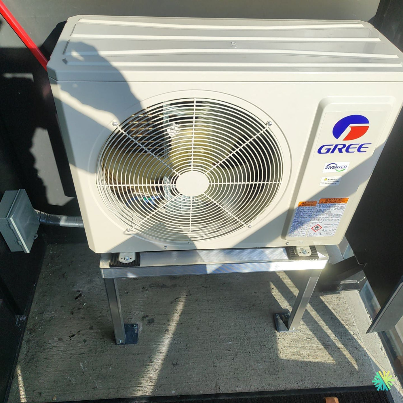 Installation d’une GREE Livo R32 thermopompe murale à Griffintown