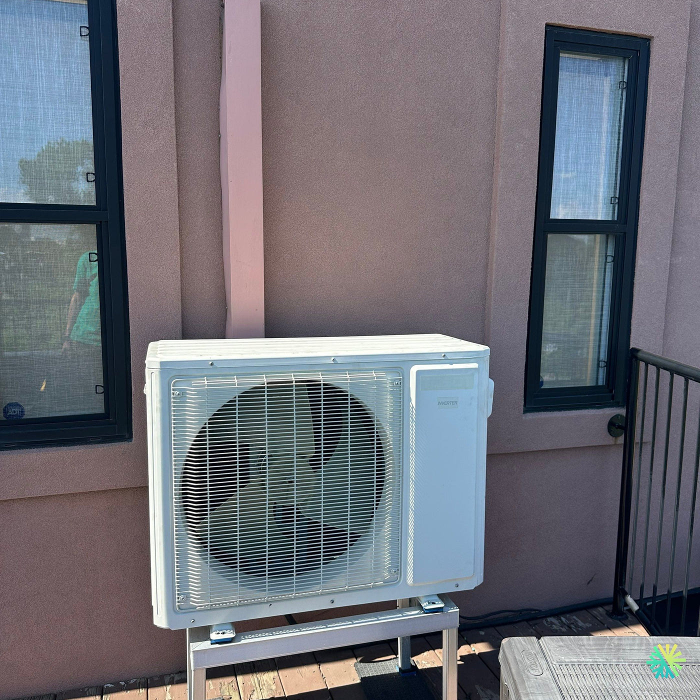 Réparation d’une thermopompe murale Midea à Beaconsfield