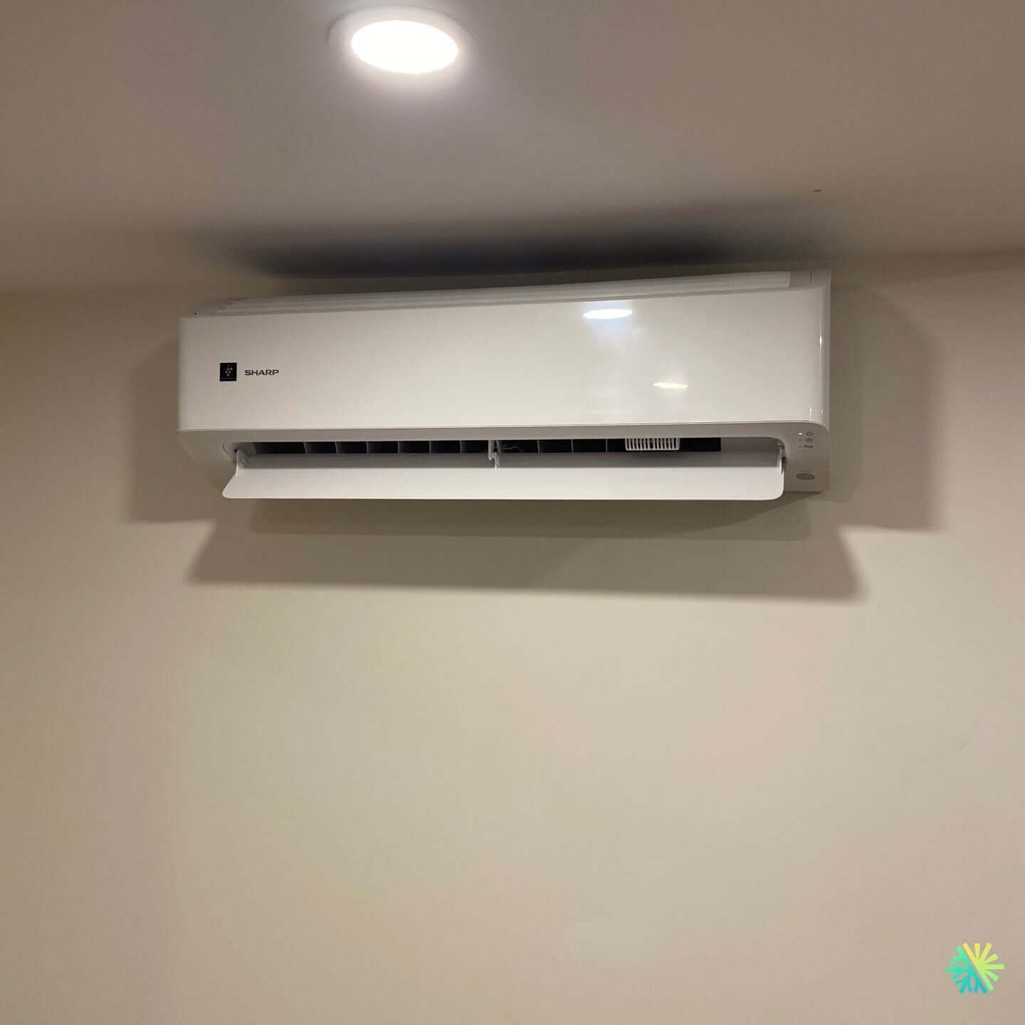 Installation d’une thermopompe murale Sharp à Rosemont–La Petite-Patrie