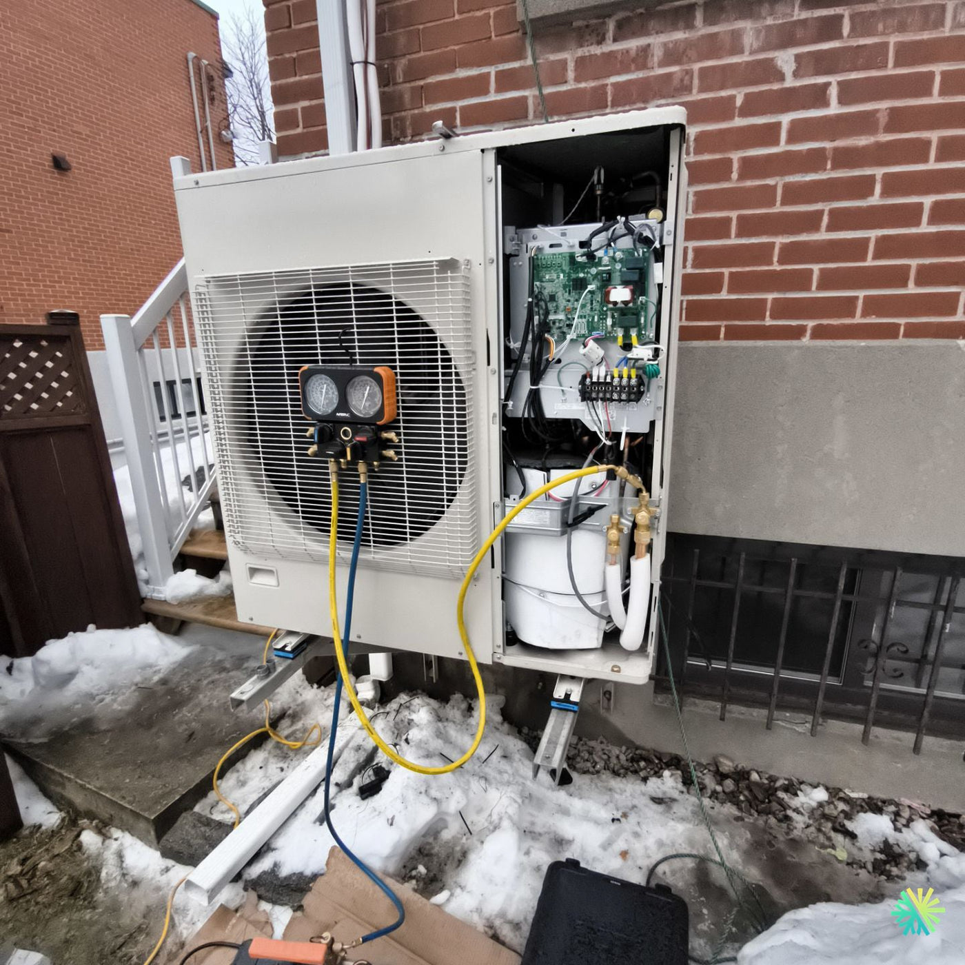 Réparation d’une thermopompe VRF Midea à Rosemère