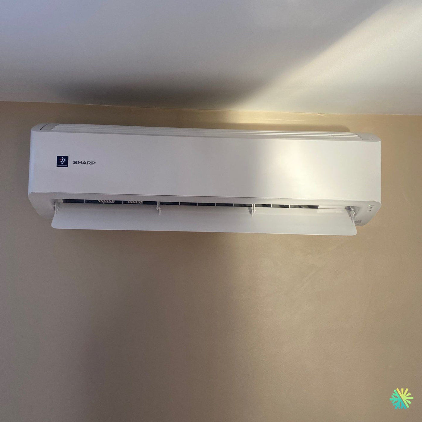 Installation d’une Sharp ZU1 thermopompe murale à Saint-Laurent