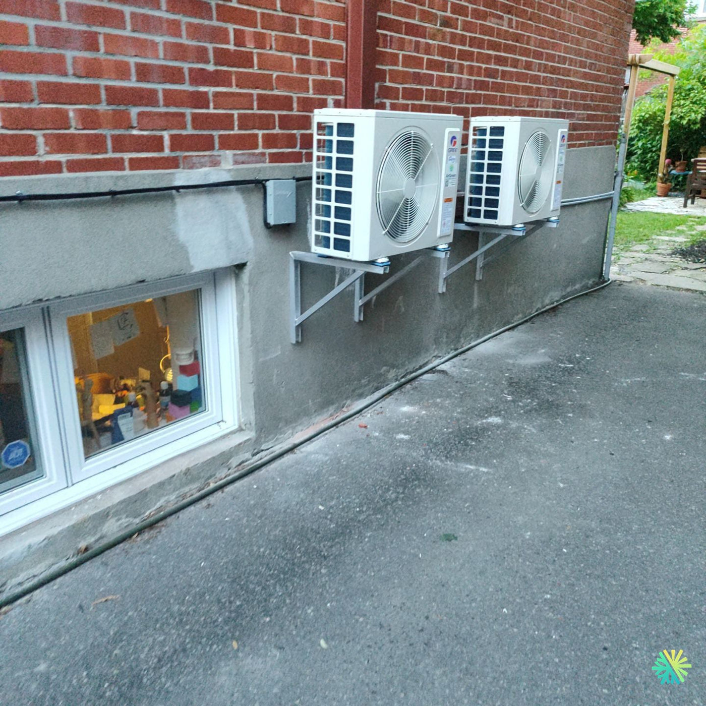 Installation de deux thermopompes murales GREE série Livo R32 à Rosemont–La Petite-Patrie