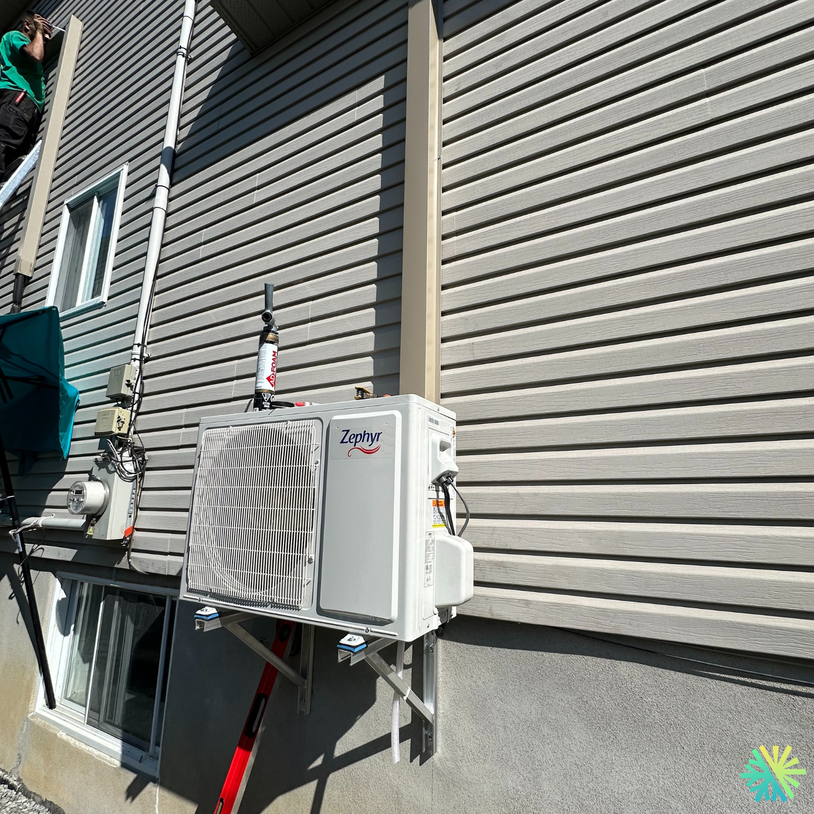 Installation d’une thermopompe murale Zephyr à Fabreville (Laval) : performance quatre saisons et installation sur mesure