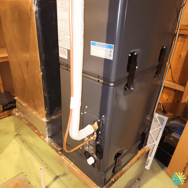 Installation d’une thermopompe centrale Midea à Chomedey (Laval)