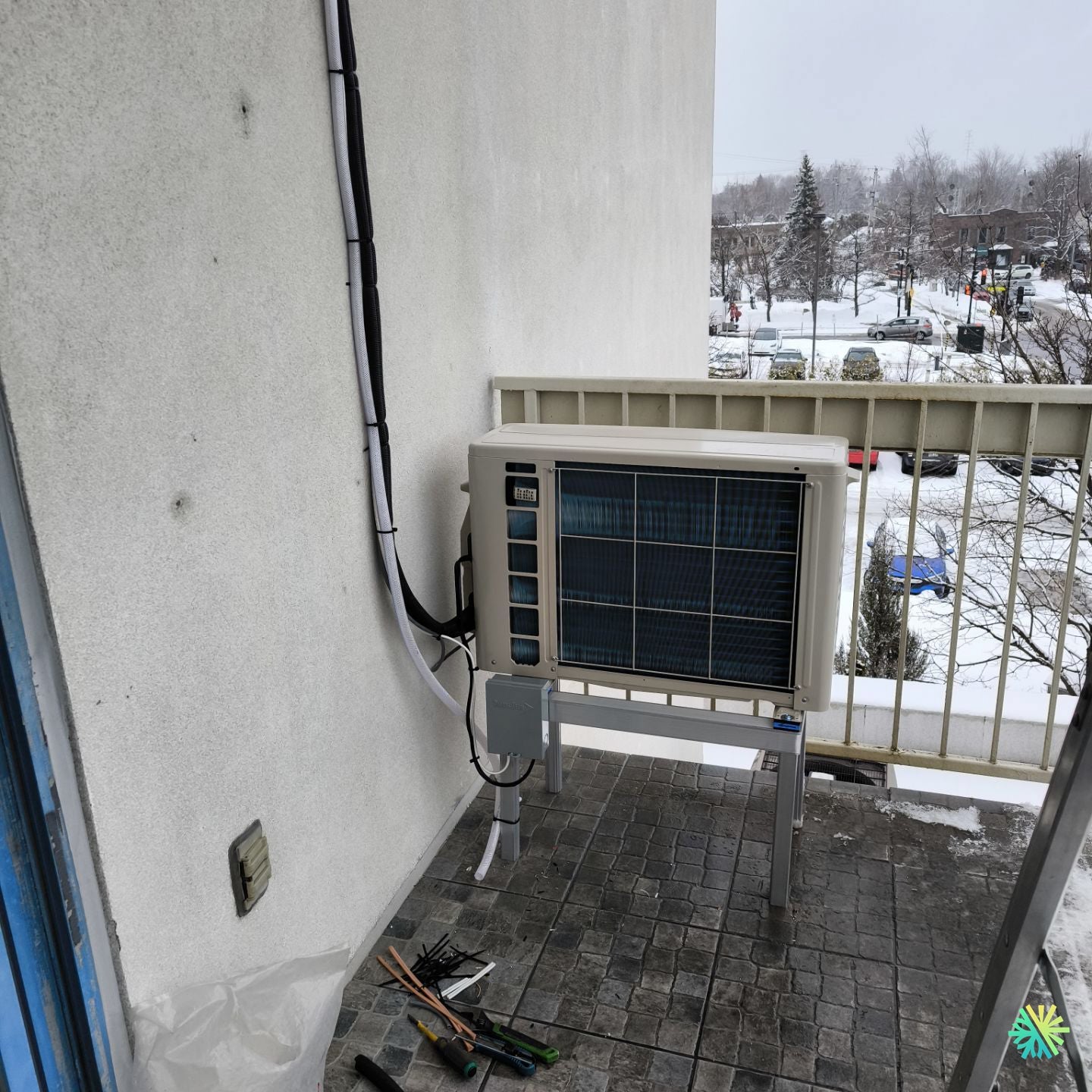 Installation d’une thermopompe murale Midea à Sainte-Julie