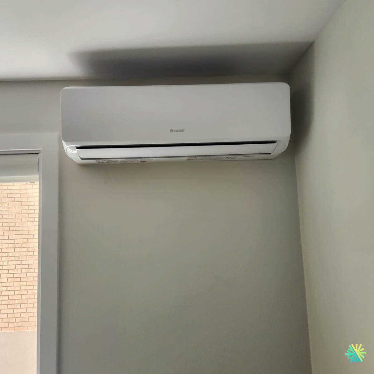 Installation d’une GREE (modèle de la gamme R32) thermopompe murale à Rosemont–La Petite-Patrie