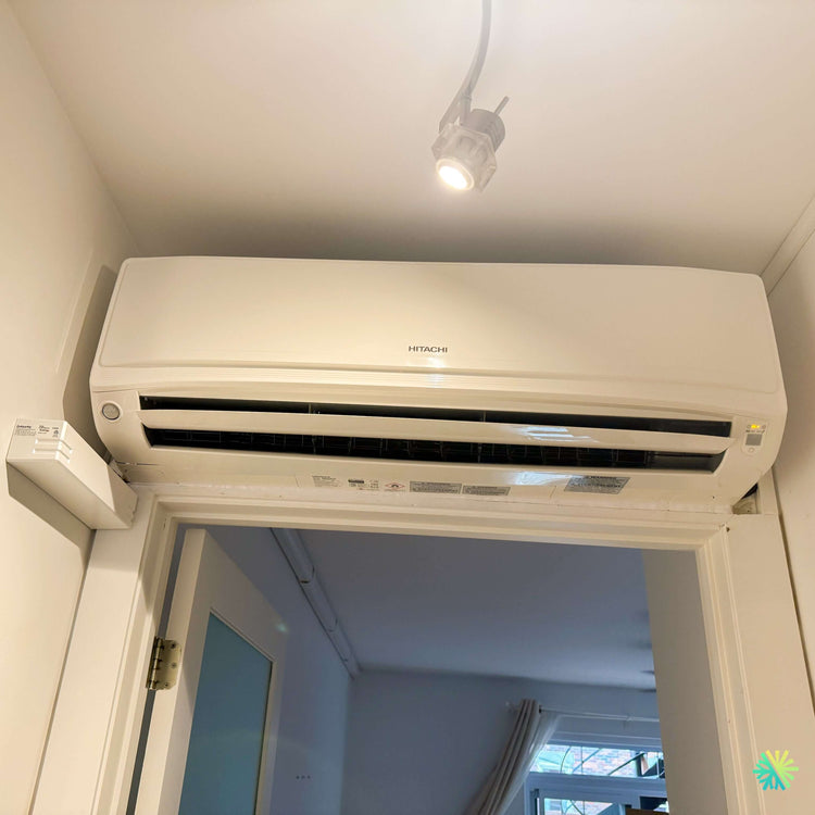 Installation d’une thermopompe murale Hitachi airHome 600 à Candiac, sur la Rive-Sud de Montréal