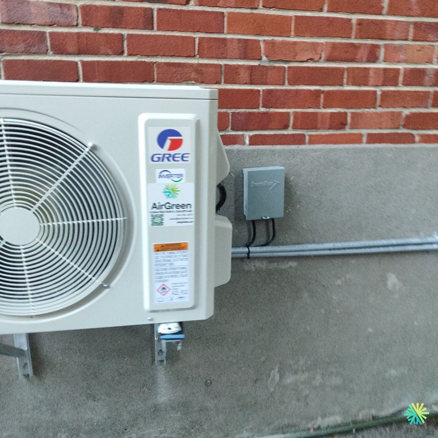 Réparation d’une thermopompe murale Gree à Sainte-Thérèse