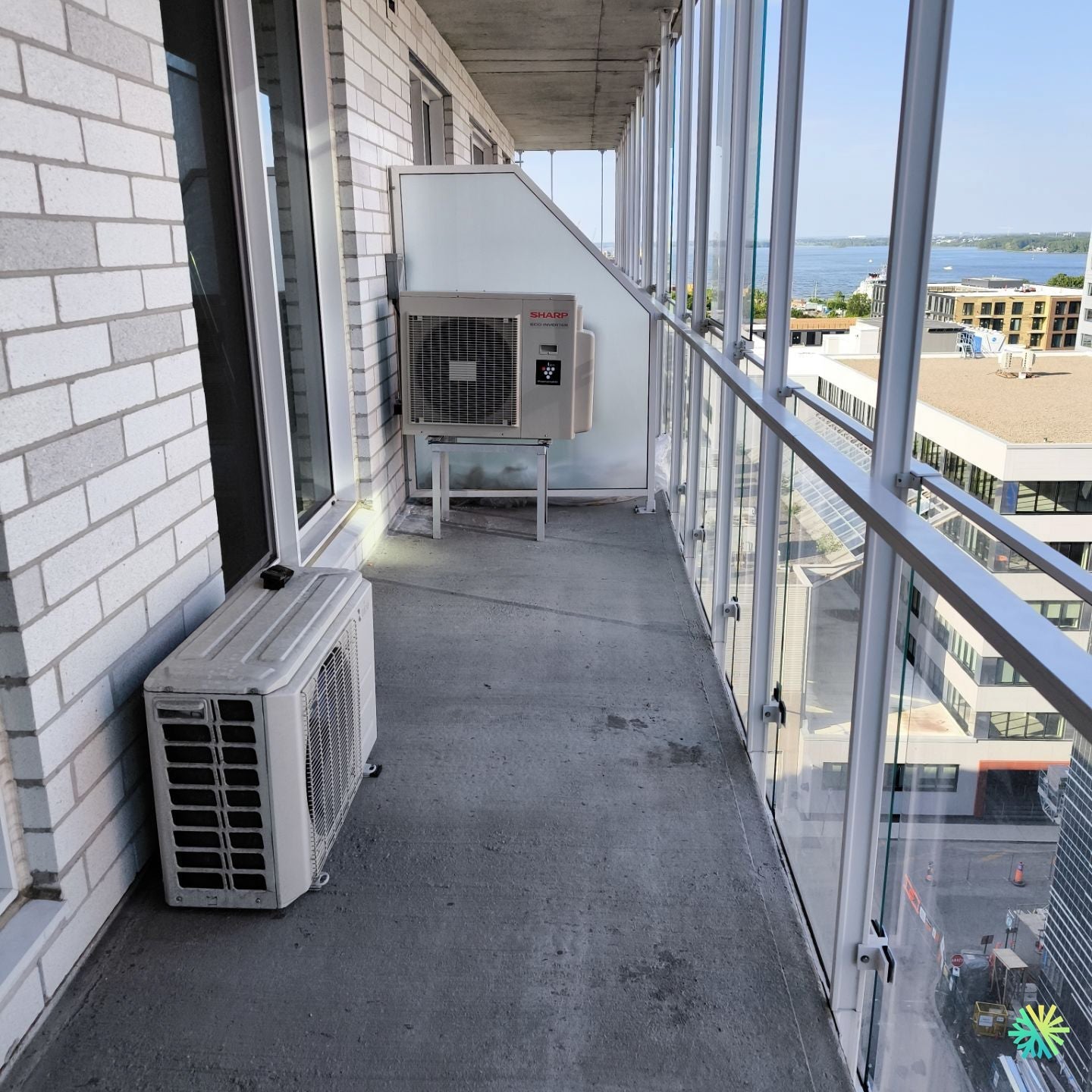 Installation d’une Sharp ZU1 thermopompe murale à Île-des-Sœurs