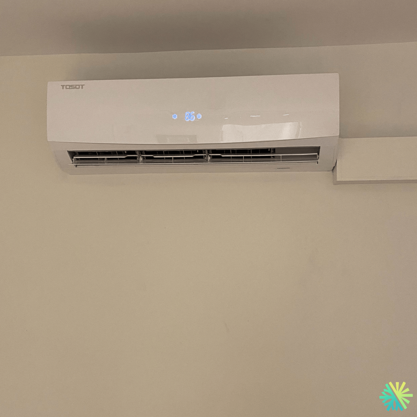 Nettoyage d’une thermopompe murale Tosot dans Le Sud-Ouest (Montréal) : performance retrouvée, air plus sain