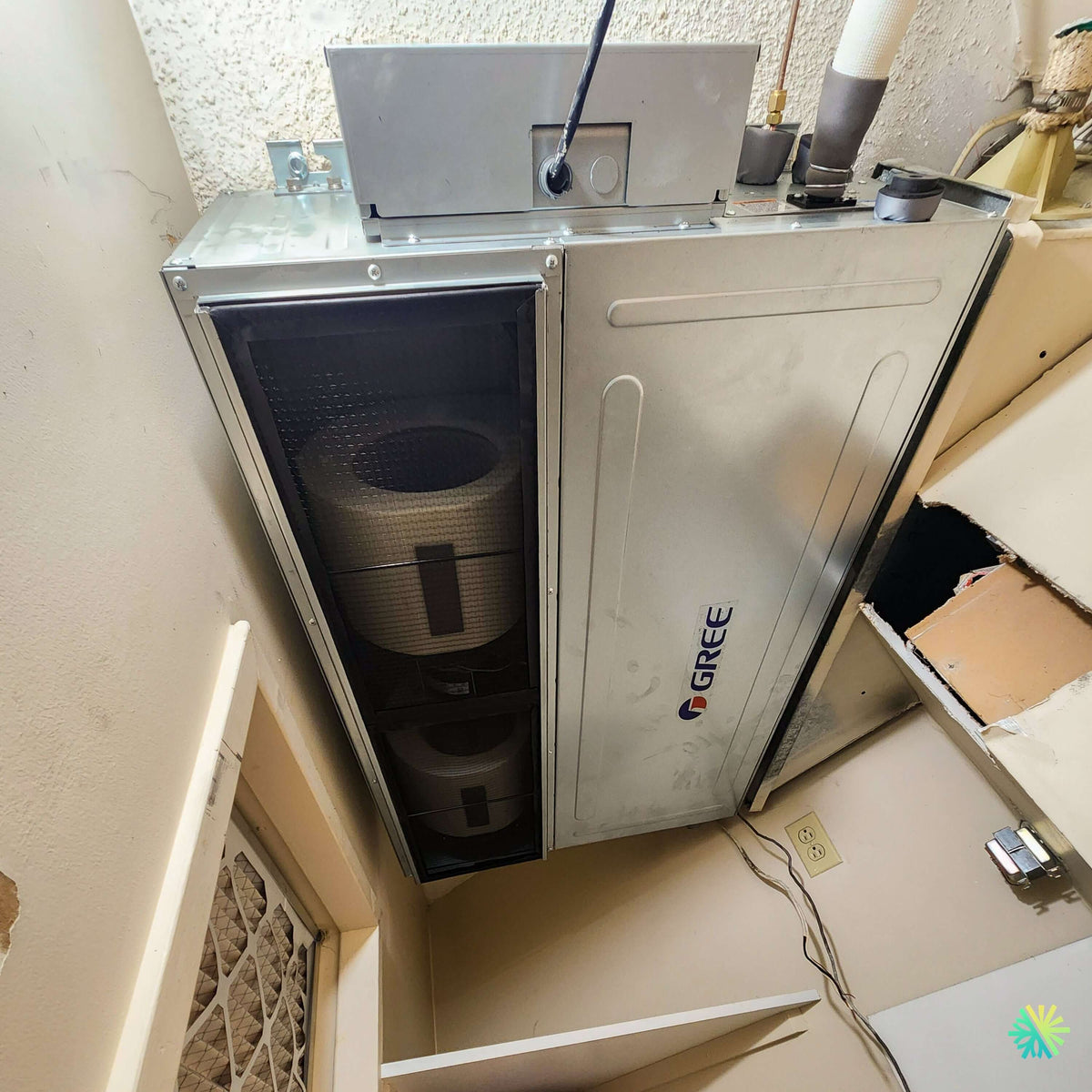 Installation d’un système GREE Gainable All Match Slim Duct R32 à Saint-Vincent-de-Paul, Laval