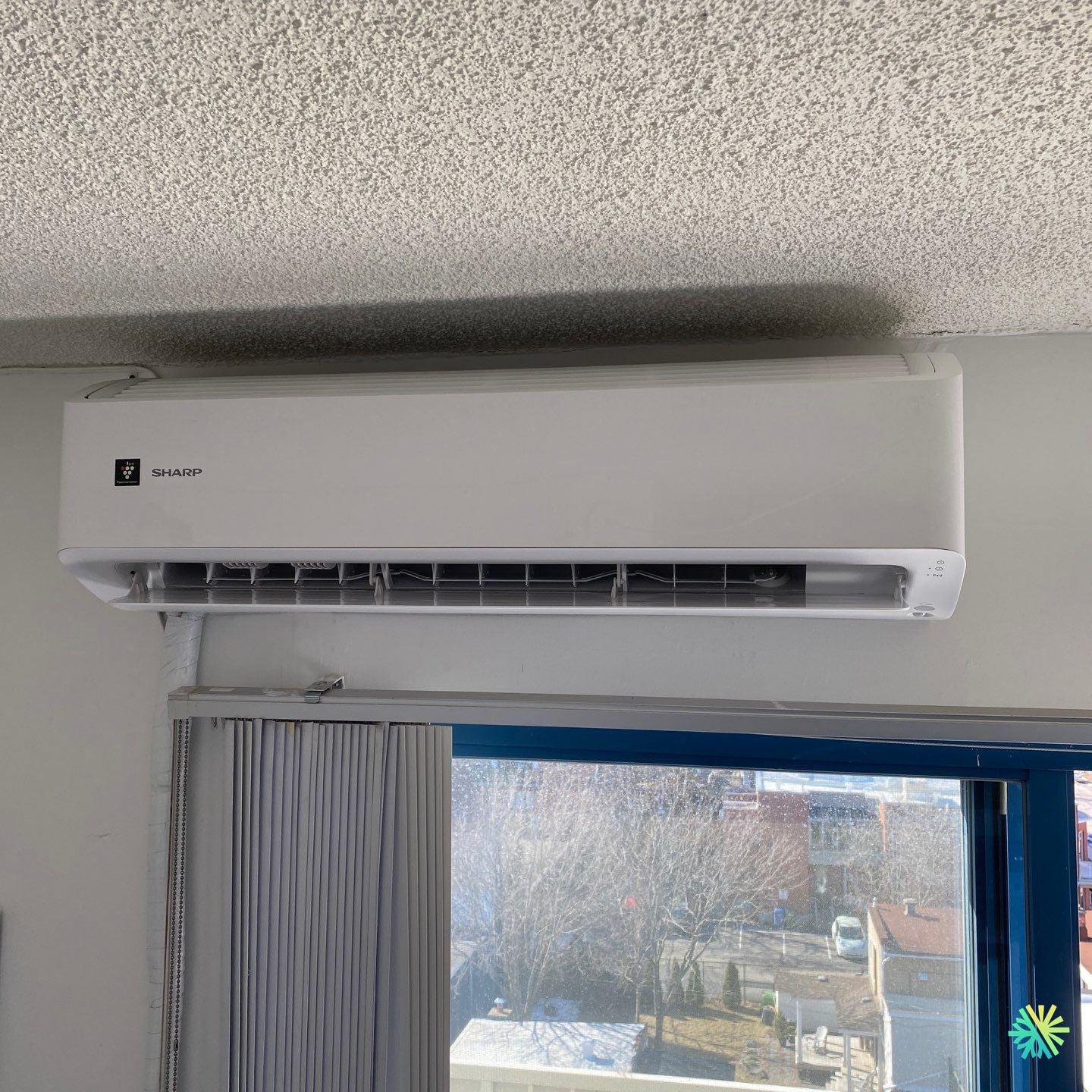 Installation d’une Sharp ZU1 thermopompe murale à Chomedey (Laval)