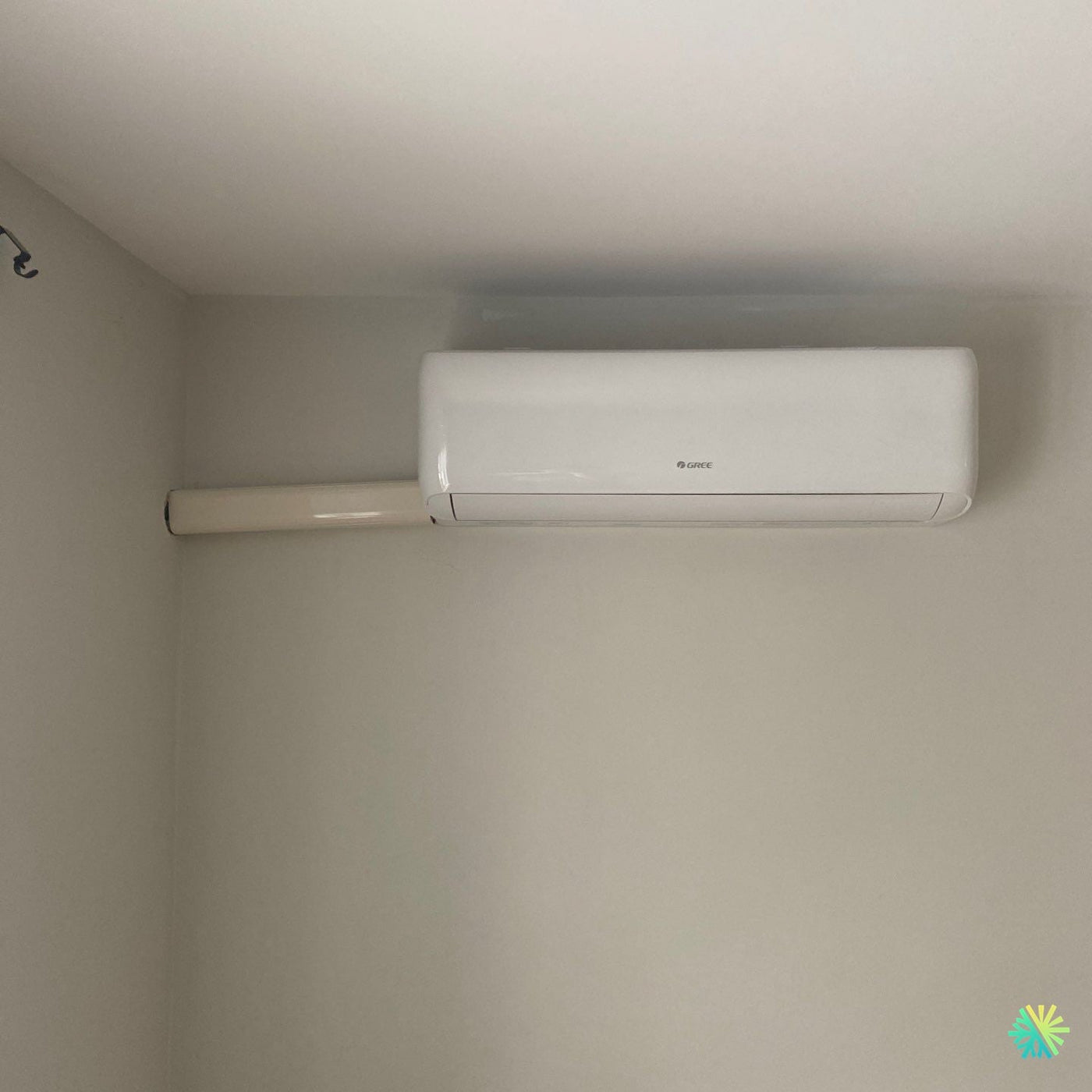 Installation d’une thermopompe murale Gree Airy R32 à Laval-des-Rapides