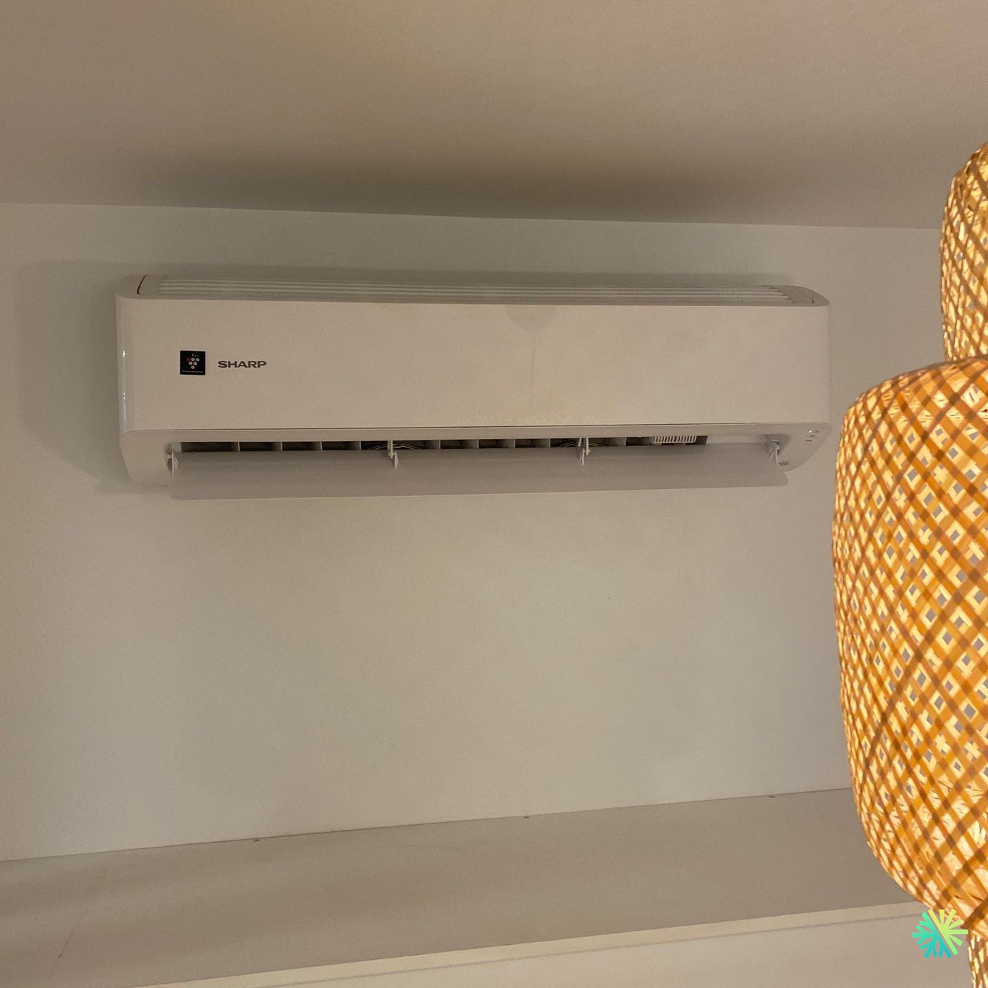 Appel de service pour un climatiseur mural Sharp à Ville Mont-Royal