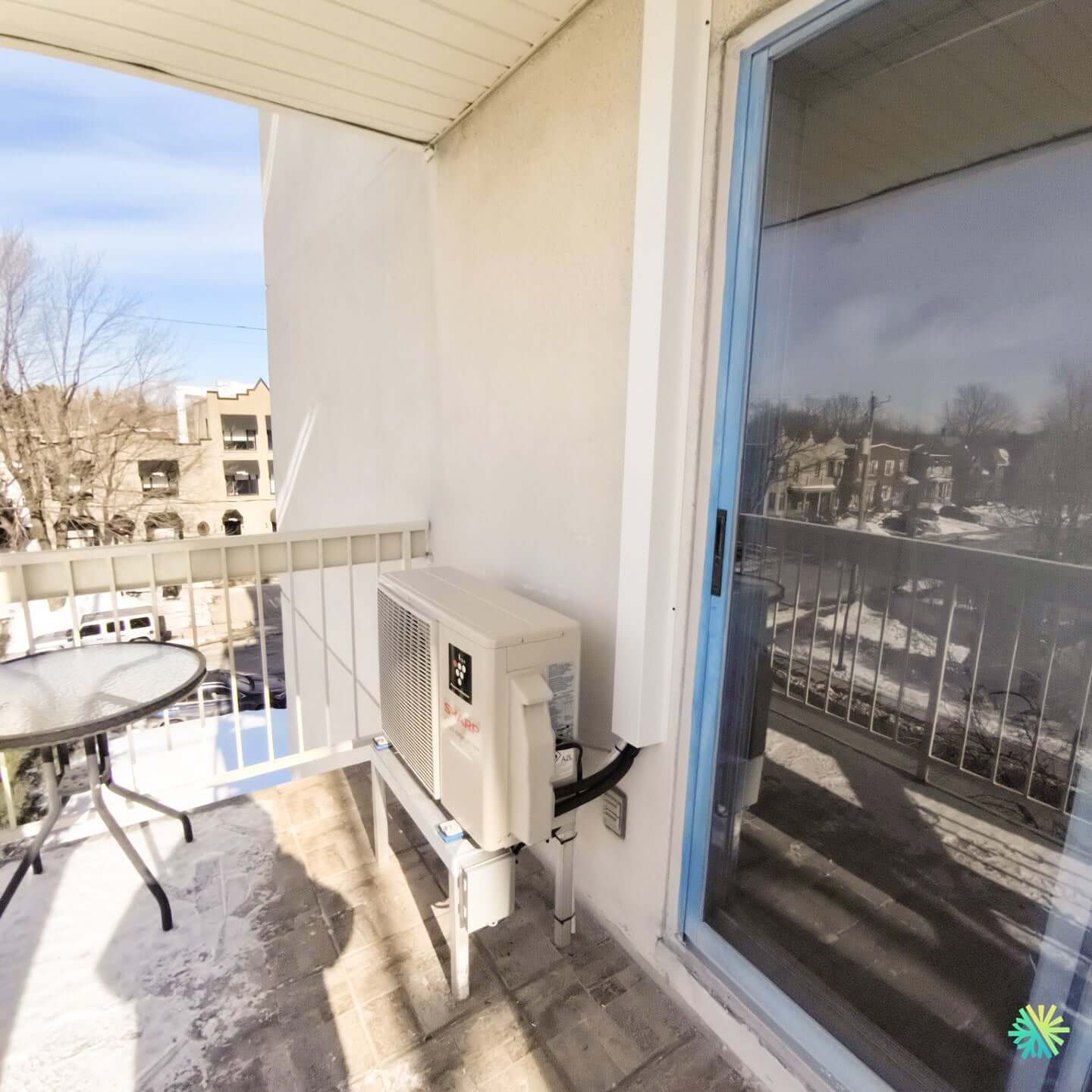 Une installation stratégique et performante d’une thermopompe murale SHARP ZU1 12 000 BTU à St-Bruno-de-Montarville