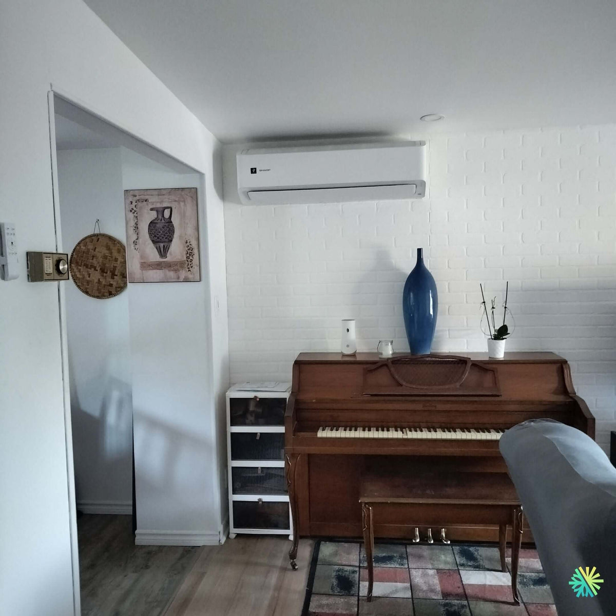 Installation of a Sharp ZU1 wall-mounted heat pump in Rosemont–La Petite-Patrie