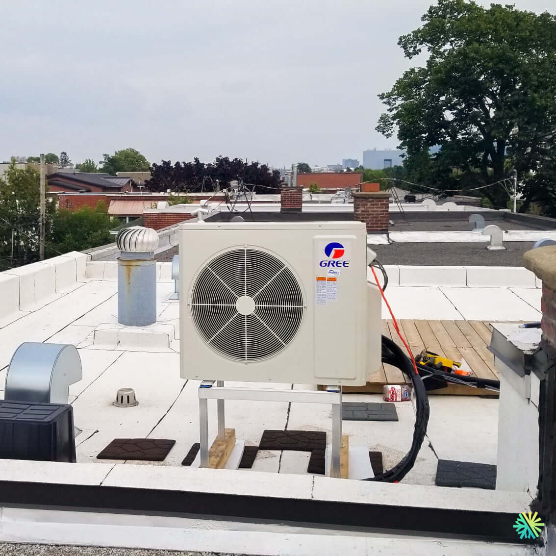 Installation d’une GREE FREE MATCH R32 Thermopompe TripleZone – 3 zones – 3 têtes à Boisbriand