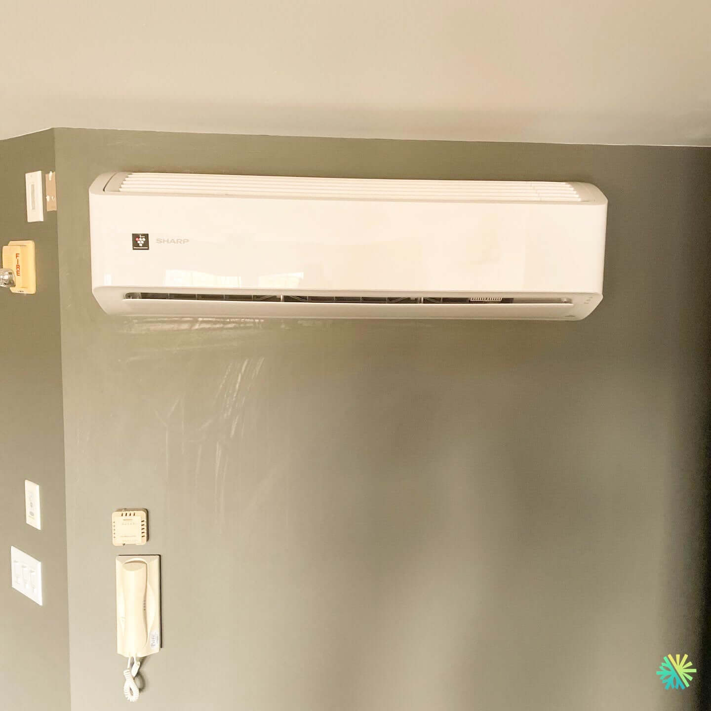 Installation d'une thermopompe murale SHARP ZU1 18000 BTU à Boucherville – Confort et technologie Plasmacluster signés AirGreen