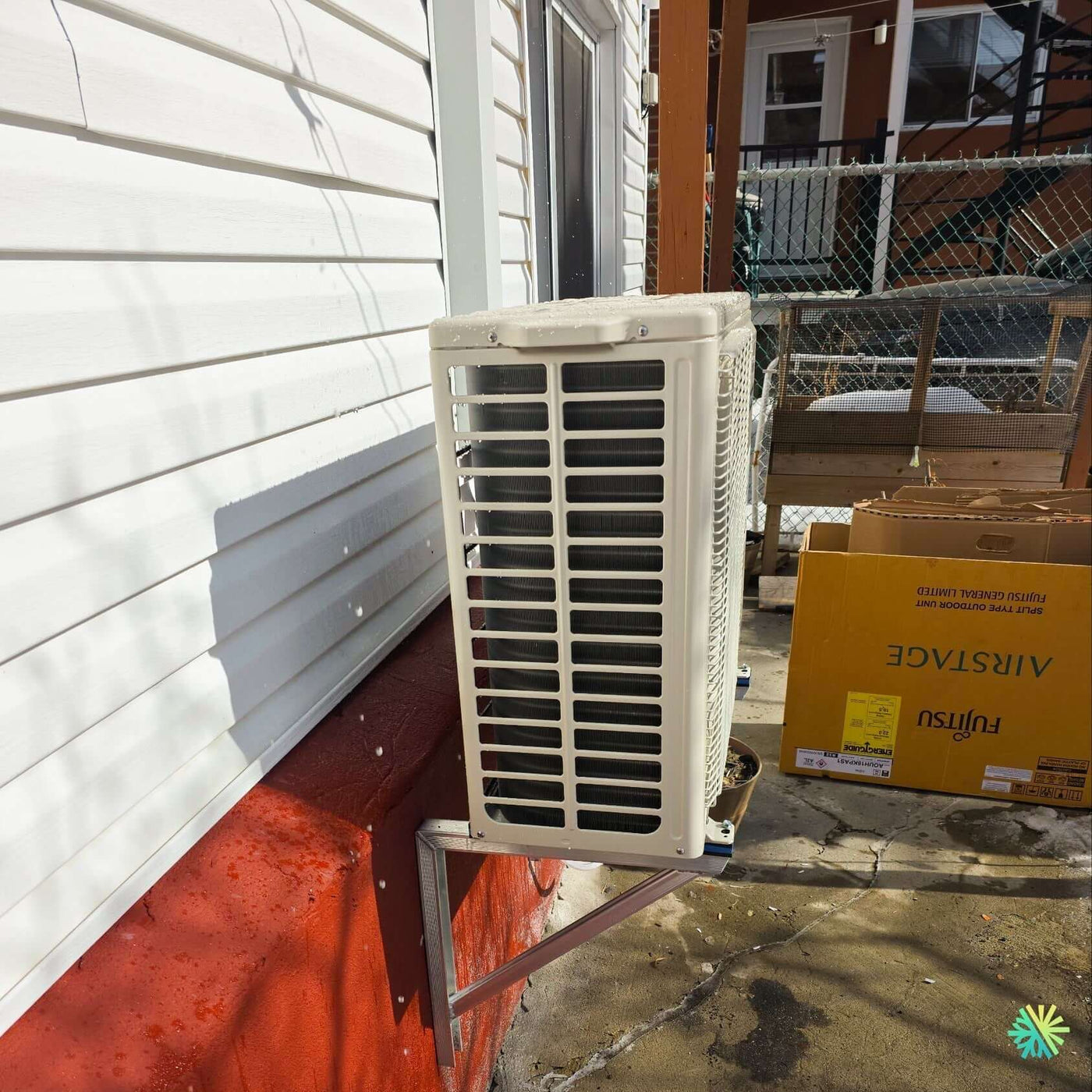 Installation d’une thermopompe murale FUJITSU ORION XLTH 15 000 BTU à Fabreville, Laval